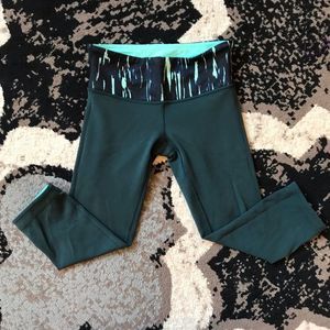 Wunder Under Reversible Crop Mint and Teal 4 EUC
